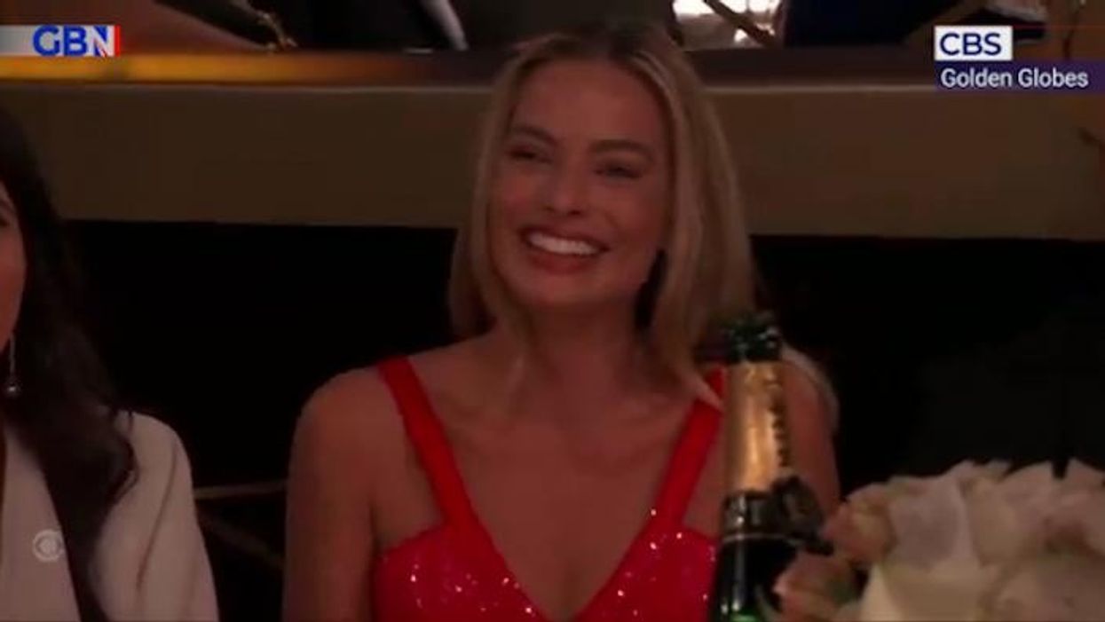 Russell Crowe branded '20 years younger' as he dons unrecognisable new look after ditching famous beard