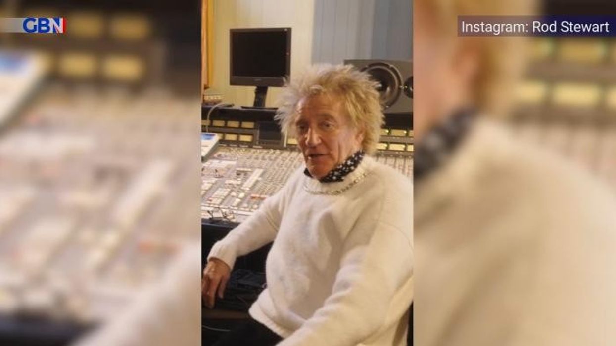 Rod Stewart leaves fans in disbelief as they spot distracting feature in rare snap with sons: 'Spitting image!'