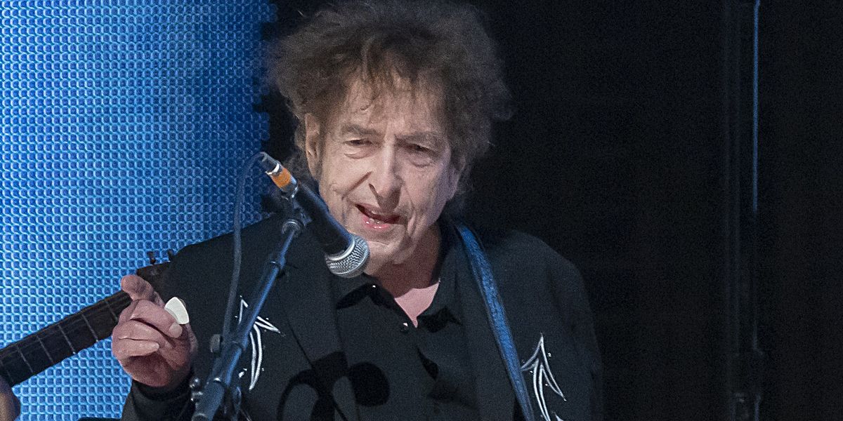 NextImg:Bob Dylan, 82, issues brilliant response to heckler who yelled 'play something we know' at gig
