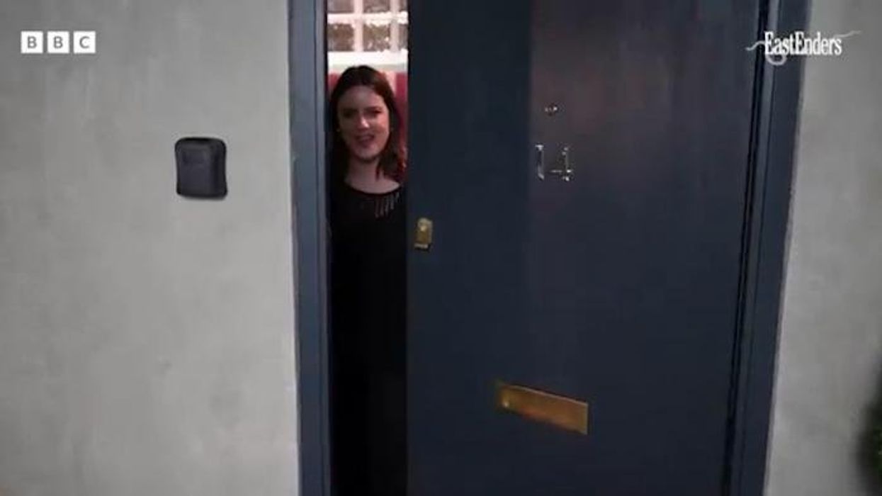 Ross Kemp flooded with support from BBC EastEnders co-stars as he announces death of father alongside funeral plans