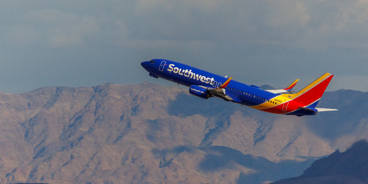 NextImg:Dozens of passengers evacuated from Southwest flight after phone battery bursts into flames
