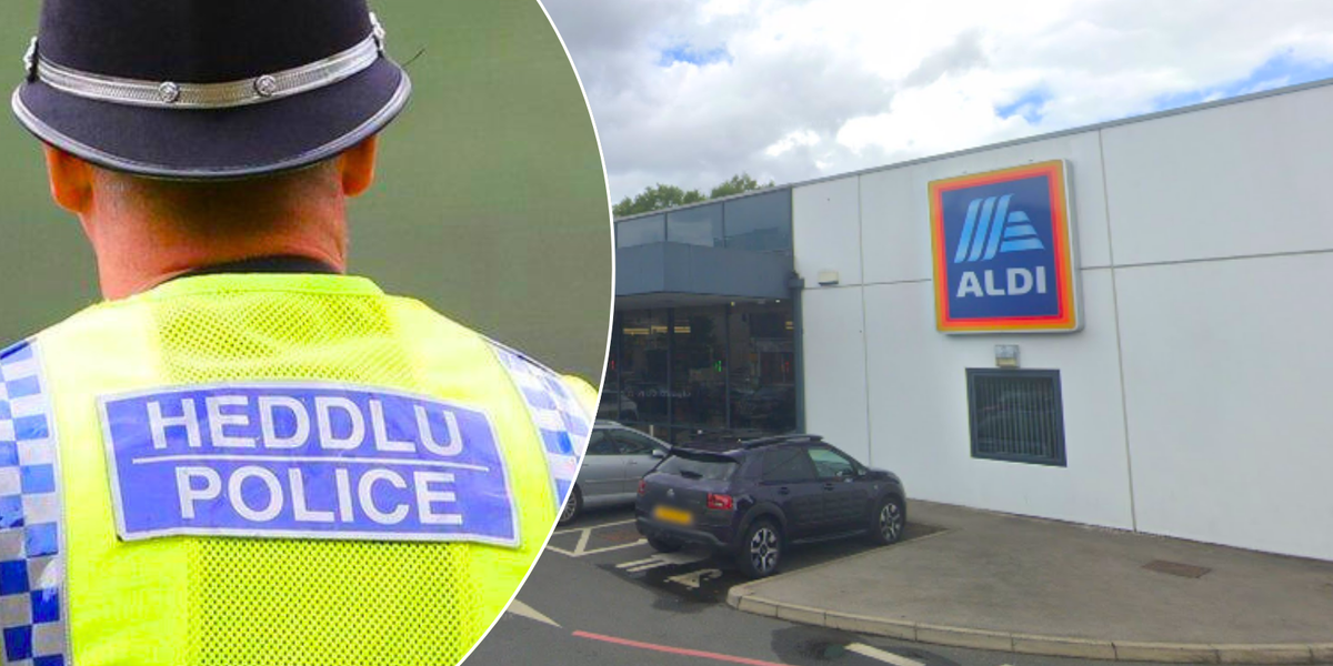 NextImg:Aldi thieves set firework off inside store in 'smoke grenade' attack