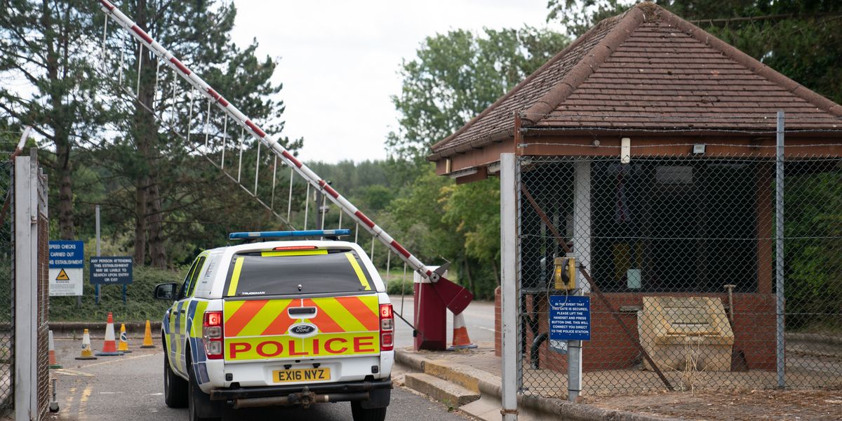 NextImg:Asylum seekers taken on shopping trips after warning that 'bored' migrants could spark violence