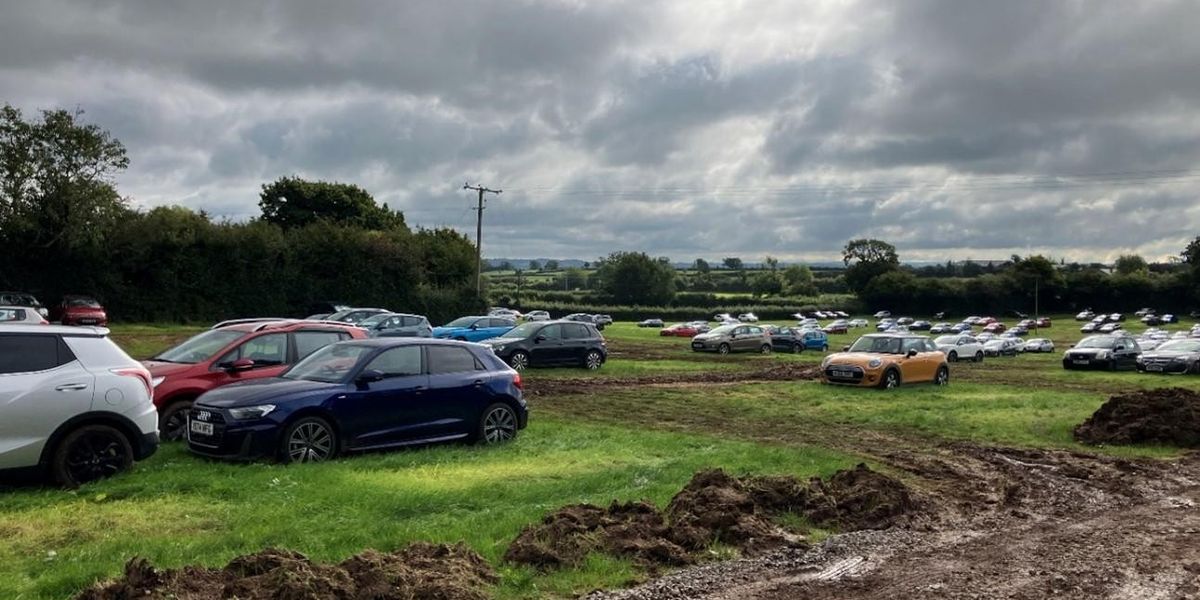NextImg:Drivers warned of parking scams operating near major UK airport which 'exploit your trust'