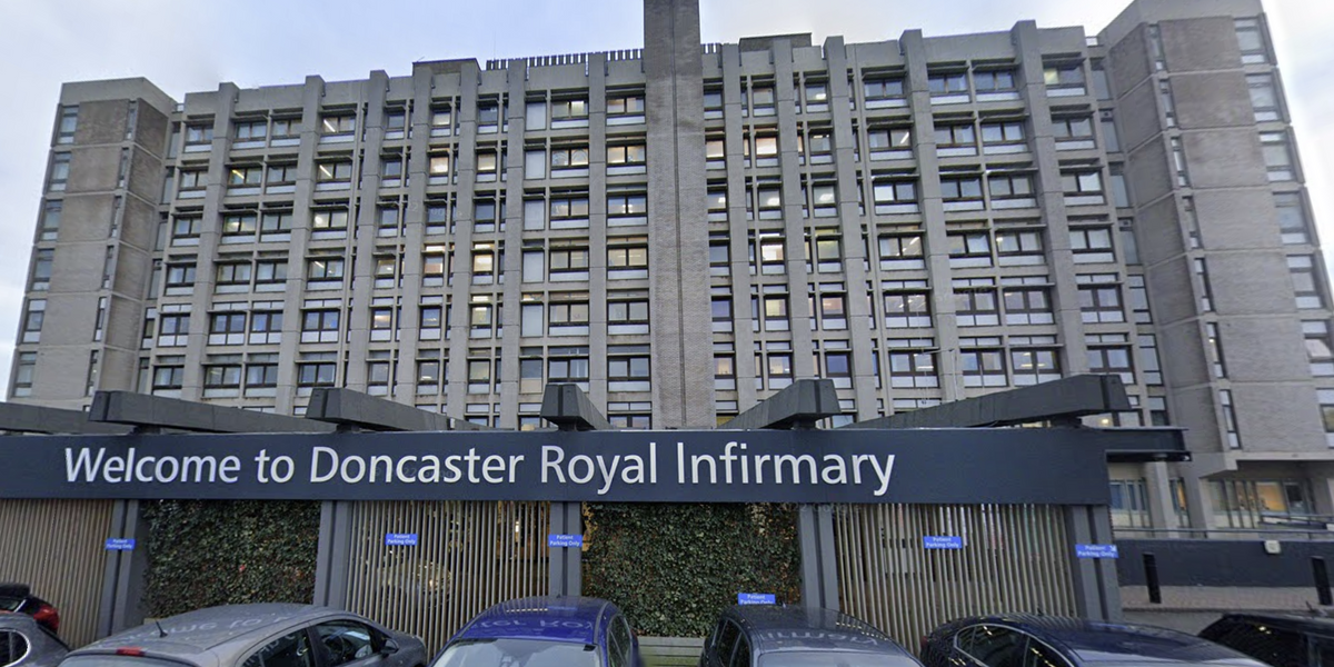 NextImg:Parking row explodes outside hospital as fuming resident claims 'nurse told me to f**k off'