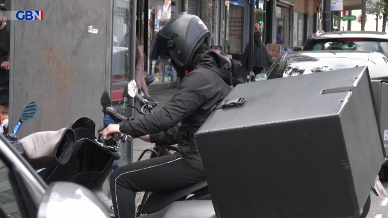 Asylum seekers 'rush to Britain for easy money' illegal food delivery jobs -'It’s easy!'
