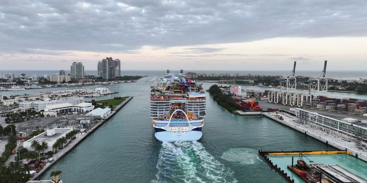 NextImg:World's largest cruise ship Icon of the Seas sets sail with 10,000 people on board