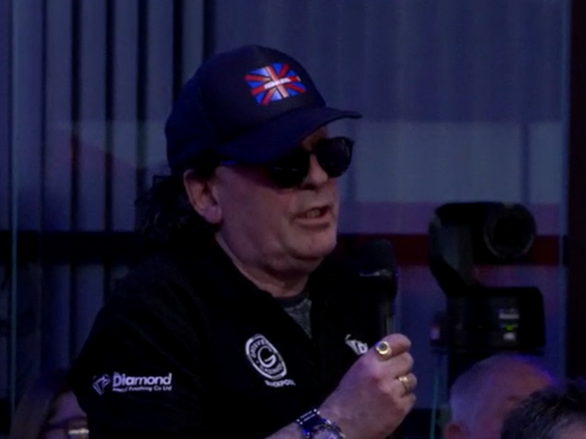 Watch moment GB News audience member and army veteran calls for small boat migrants to serve Britain