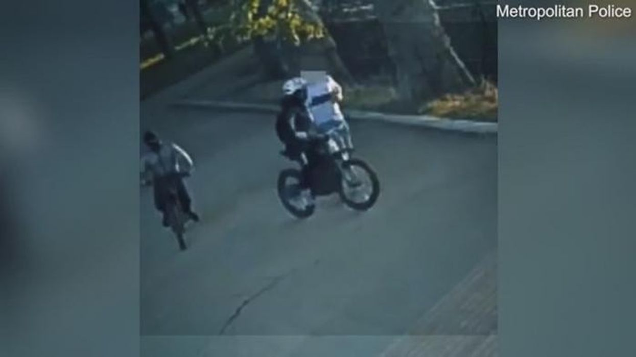 WATCH: Satisfying moment Met Police arrest phone-snatching gang and recover 30 stolen mobiles