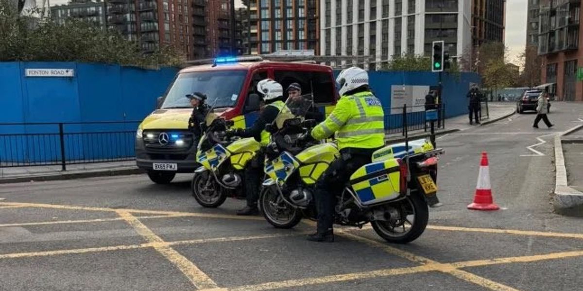 NextImg:US Embassy in lockdown: Armed police rush to 'suspicious package' as major London roads closed