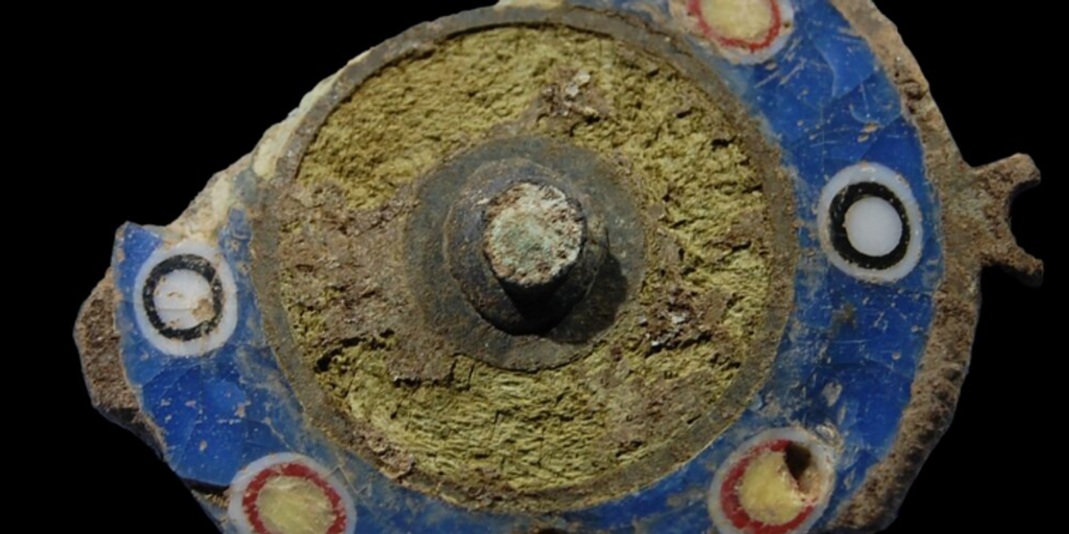 NextImg:Archaeology breakthrough as mysterious Roman artefact 'buried to defend iron age house' is uncovered