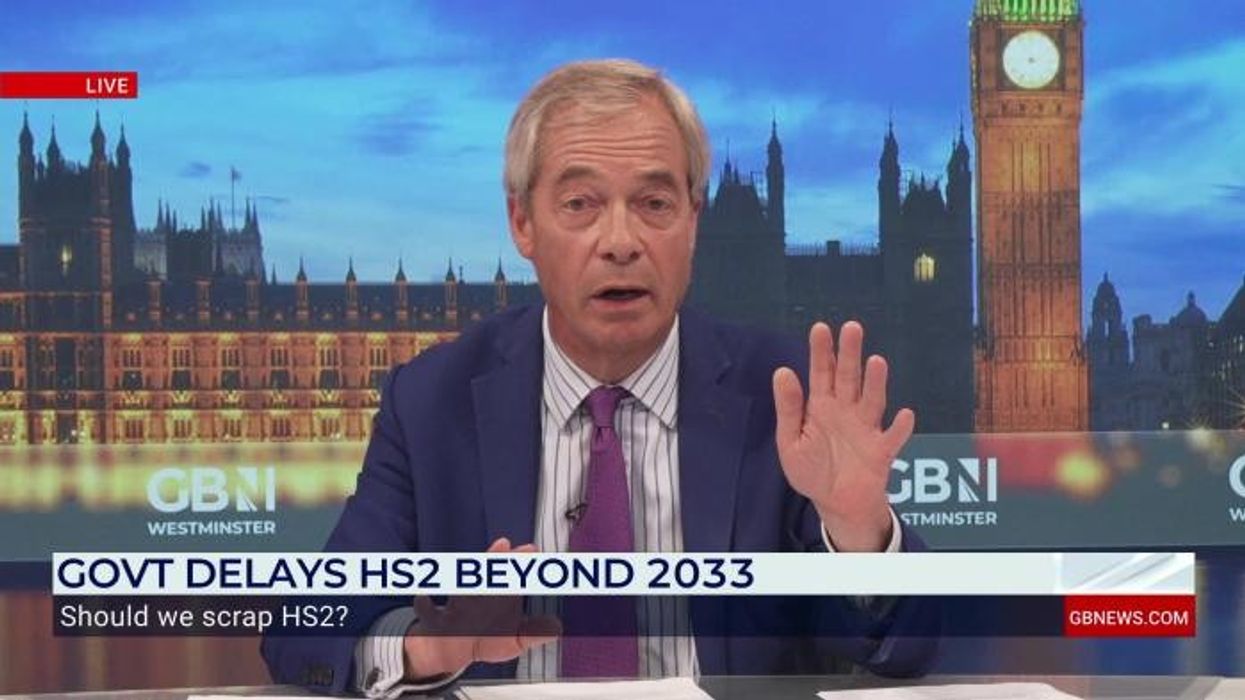 Migrant hotels used as hubs for illegal 'dark economy' delivery jobs as asylum seekers earn £1k per WEEK