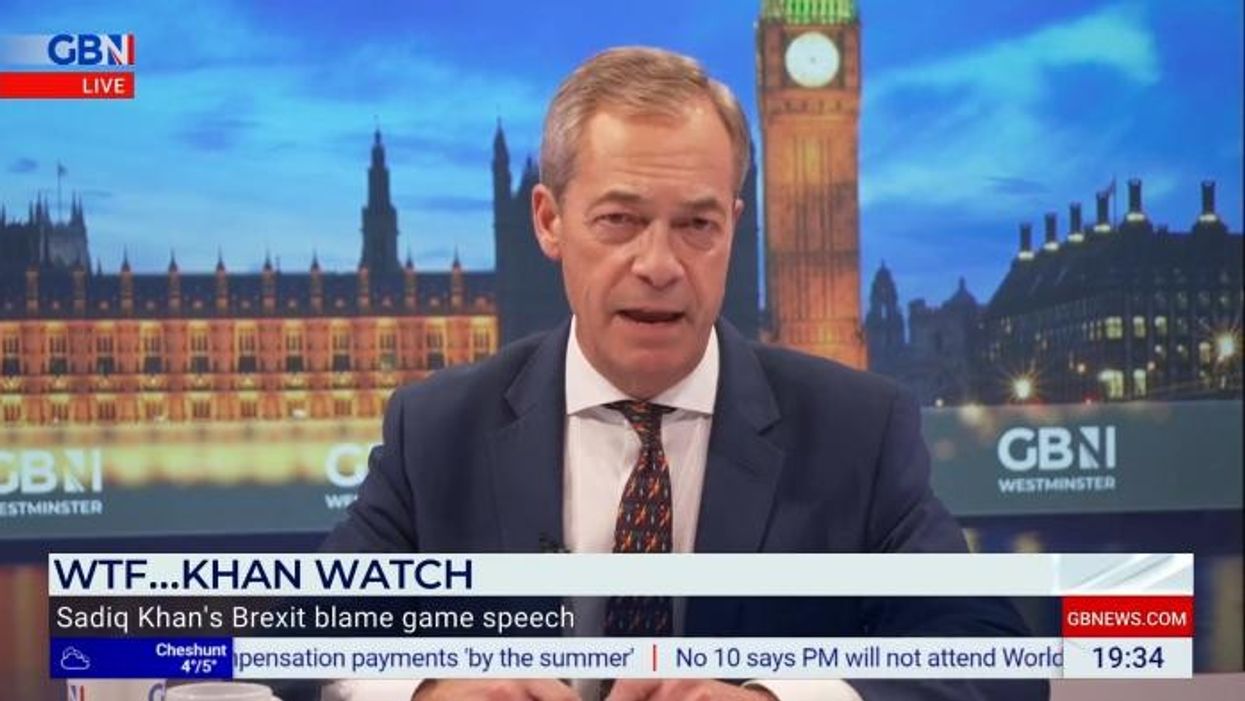 State of UK dentistry: Police forced to intervene as HUNDREDS queue as new NHS dentist opens in Bristol