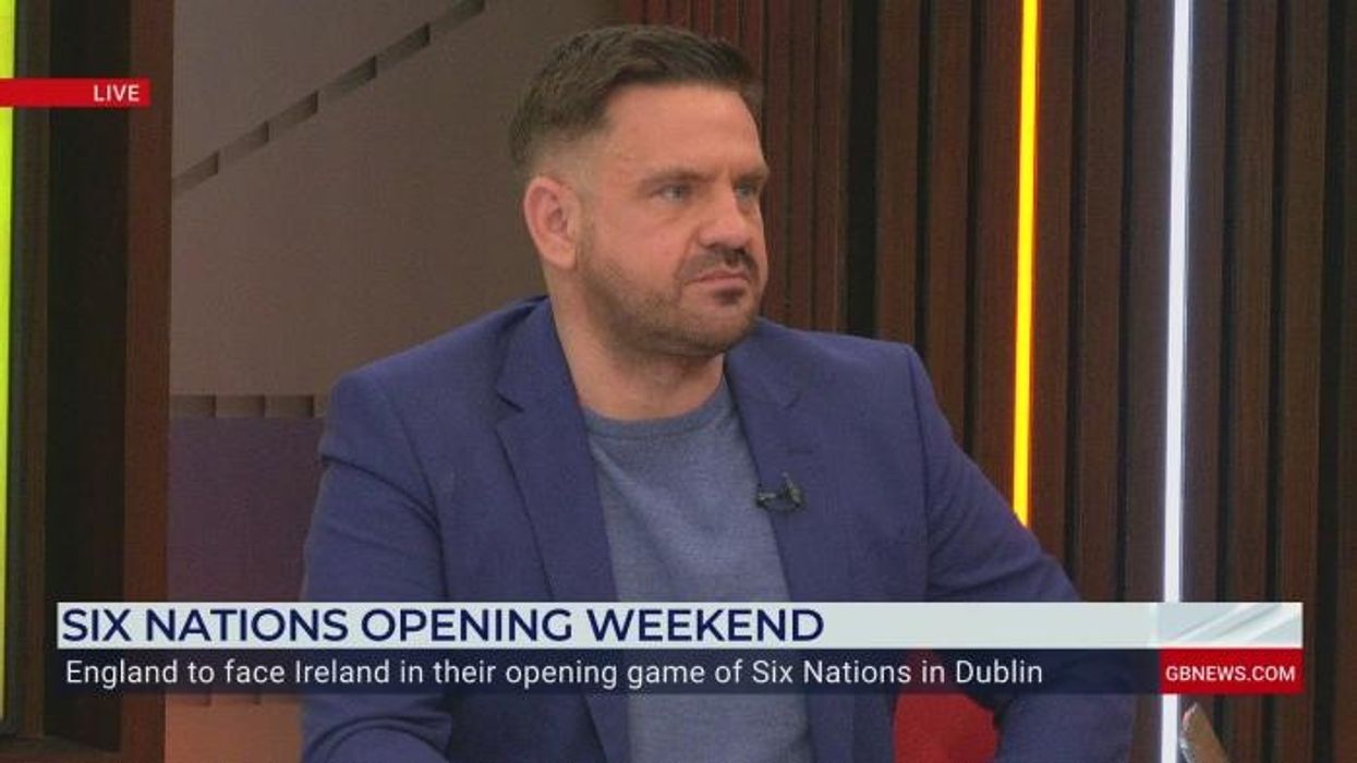 Referee intervenes during Luke Littler match amid hostile World Masters crowd