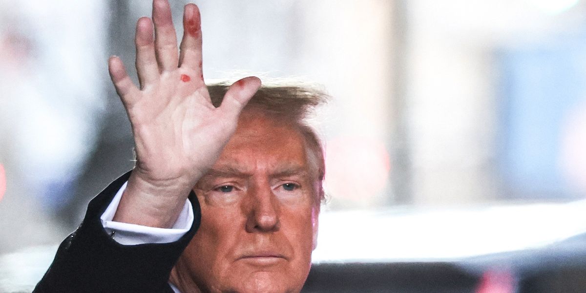 Donald Trump sparks rumours of STI after strange 'symptom' spotted on ...