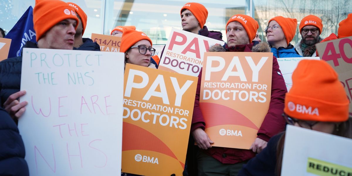 NextImg:Junior doctors to go on strike AGAIN as Government 'failed to meet pay offer deadline'