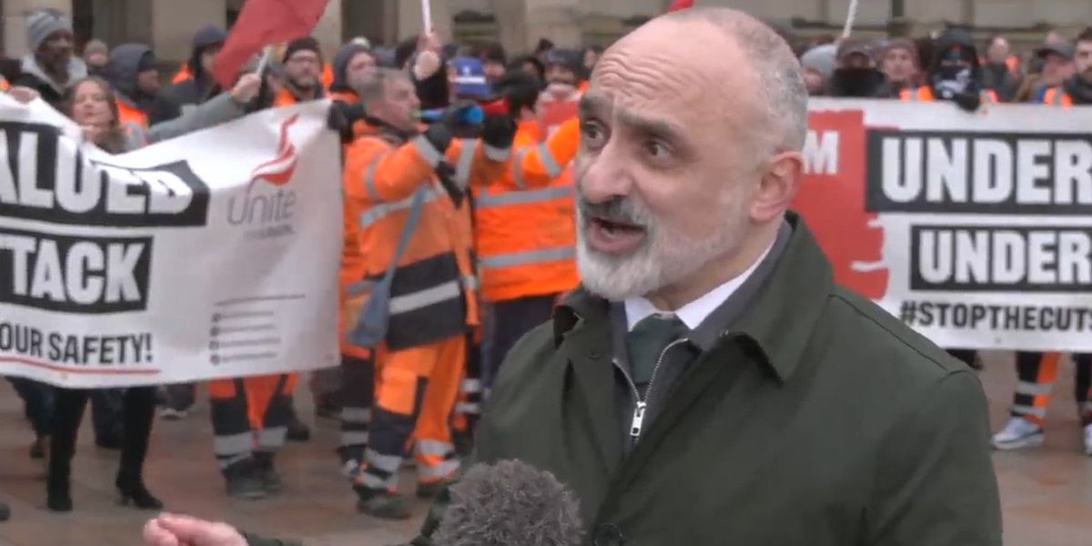 NextImg:Birmingham City Council accused of 'betrayal' after slashing refuse worker pay by thousands: 'This is TREACHERY!'