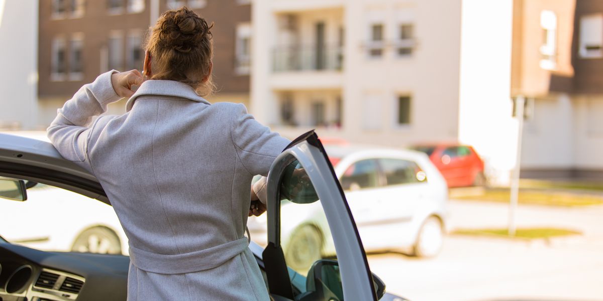 Woman given incredible advice to get revenge on couple next door blocking her driveway