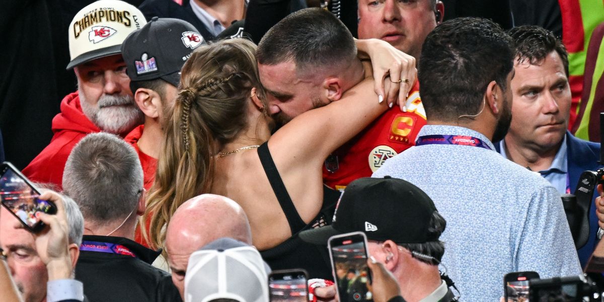 NextImg:Taylor Swift says NFL star 'caused her stress' as Travis Kelce Christmas plans made