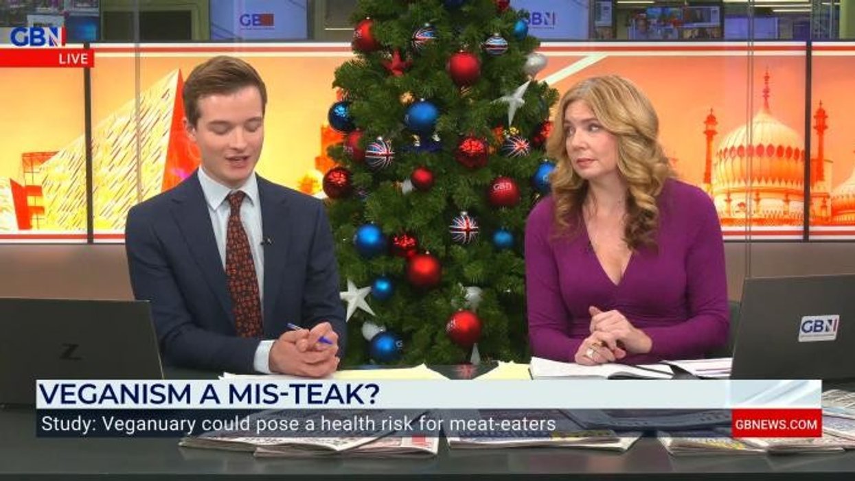 Luke Littler disappoints Alexandra Palace crowd after stopping mid-throw following second dart