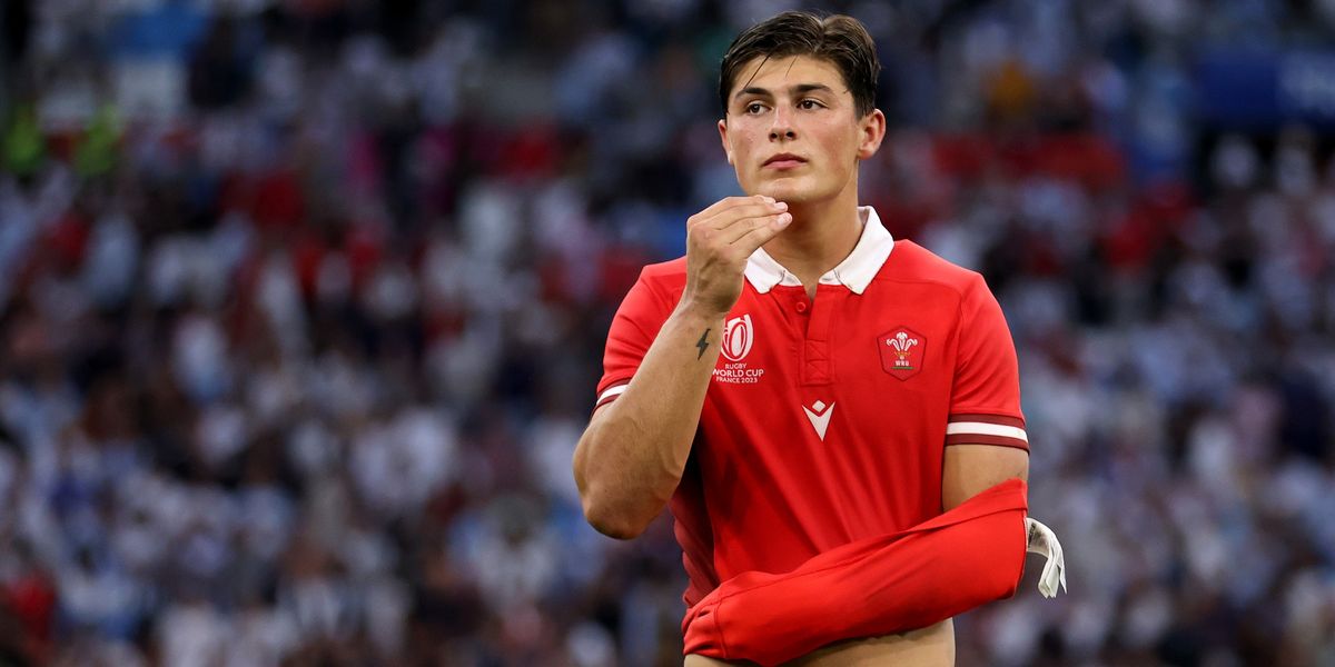 NextImg:Kansas City Chiefs include two details in Louis Rees-Zammit contract as former rugby star secures NFL deal
