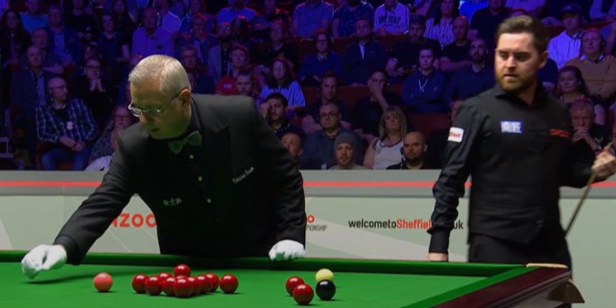Commentator at World Snooker Championship cracks up Crucible crowd as play pauses due to intruder