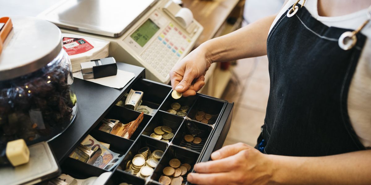 NextImg:Revealed: Why you should always pay in CASH if you want to build wealth