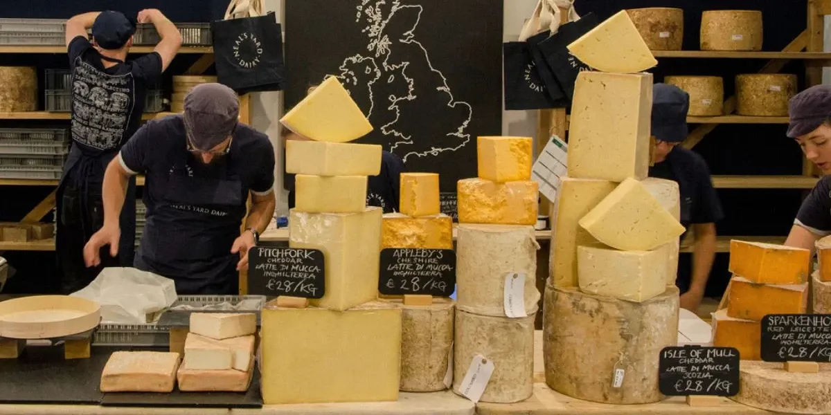 NextImg:Cheese crooks steal 22 tonnes of cheddar worth £300,000 in sophisticated scam