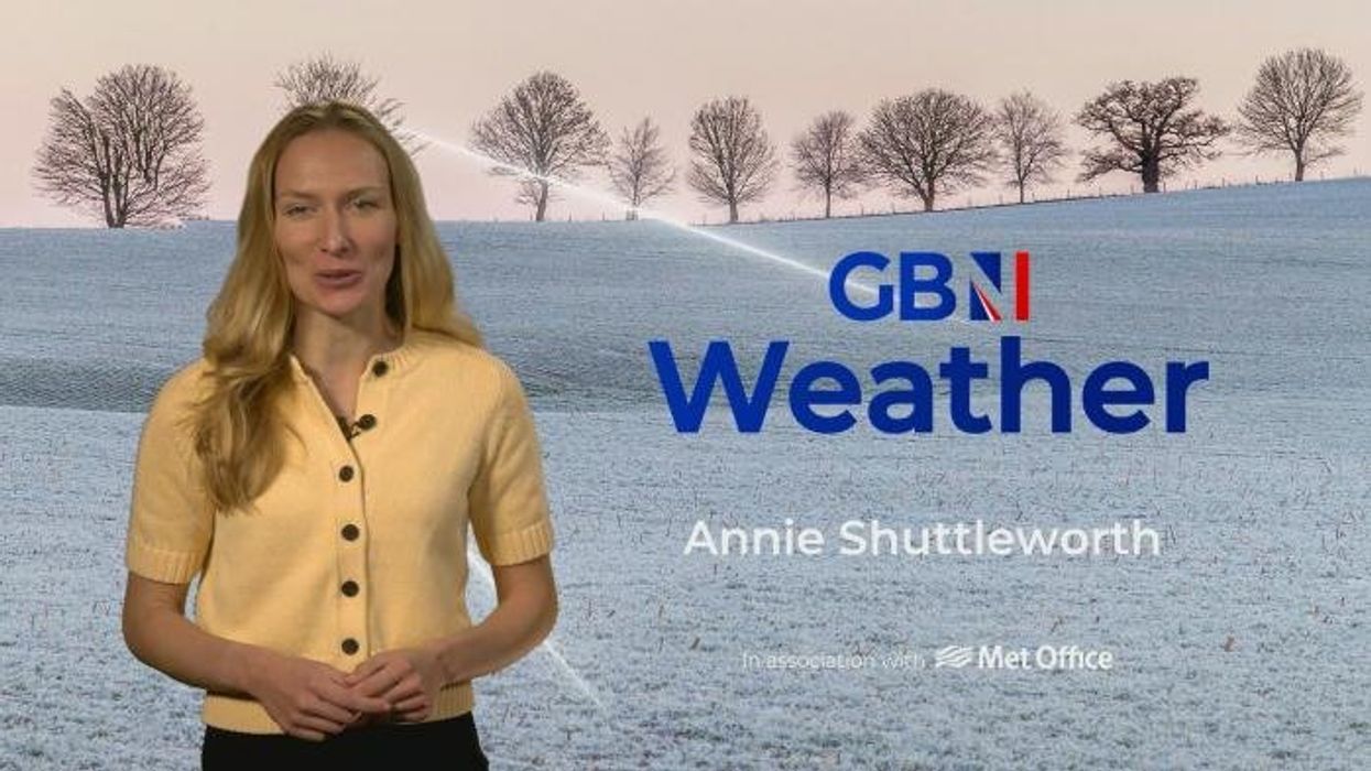 UK weather: Temperatures plunge to -6C as Met Office ice warnings force hundreds of schools to shut