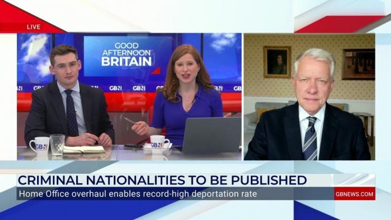 Keir Starmer issued firm warning over ‘very foolish’ act as PM sweats over migrant crisis - ‘Totally irrational’