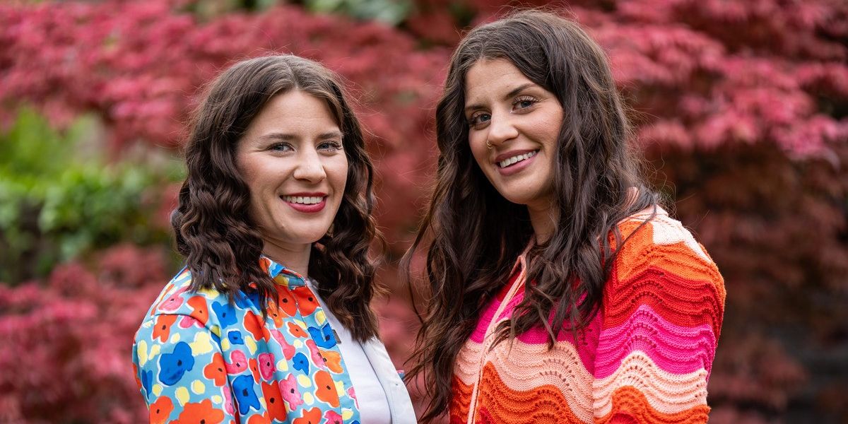 NextImg:Hero woman who punched crocodile in the face to save her twin from horrific attack is first person to receive King's bravery medal