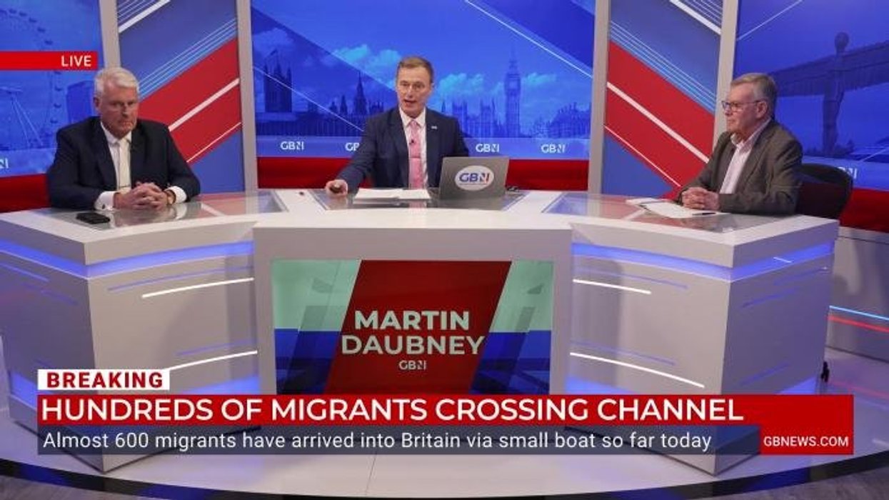 'Haven't got the backbone!' Lee Anderson blasts Labour after HUNDREDS of migrants cross Channel today