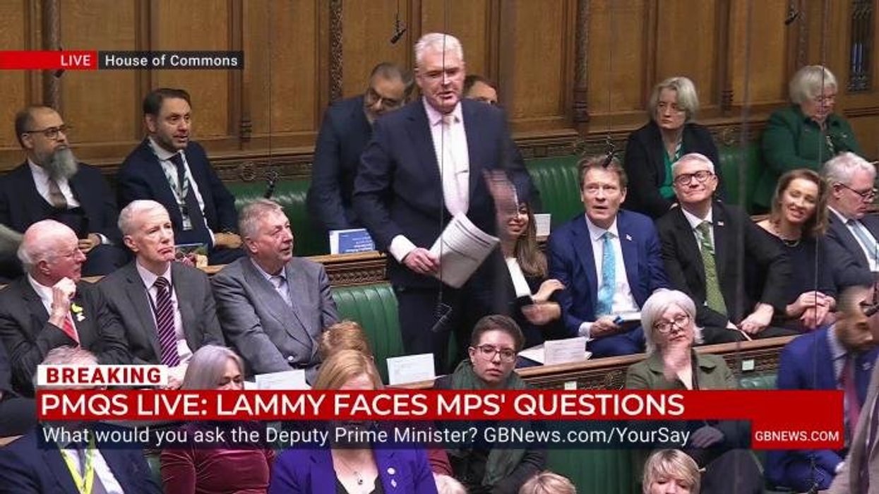 'Be a man!' Lee Anderson hands David Lammy brutal PMQs takedown over Labour's pub support package