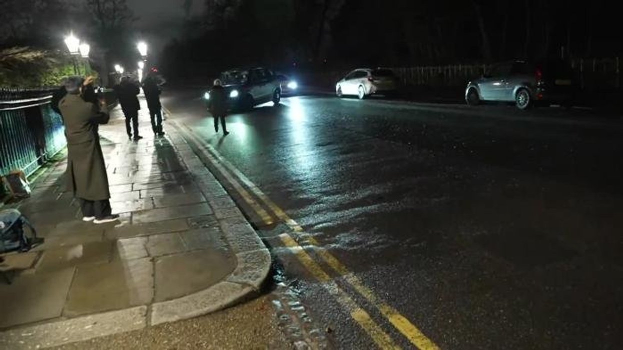 Lord Mandelson 'pocketed £250,000 from lobbying firm days before it dissolved'