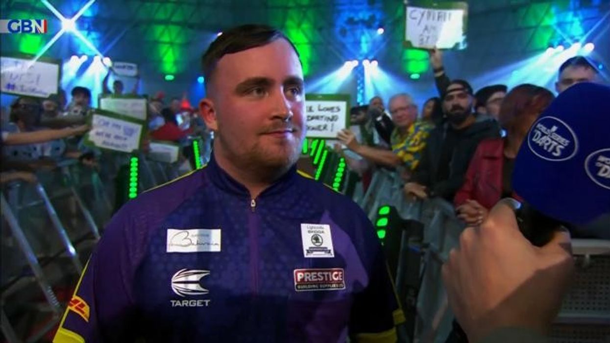 Luke Littler angry and shakes head at darts opponent who was 'trying to get to me'