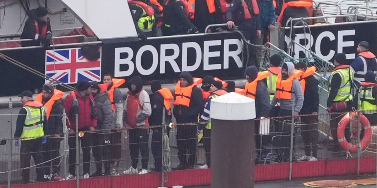 NextImg:Over 36,000 migrants crossed the Channel into Britain in 2024 marking a 25% increase compared to previous year