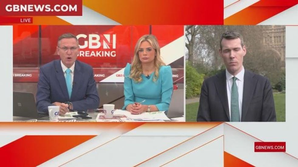 İngiltere'de Terörle Mücadele Polisinden Kundaklama Şüphesiyle 8 Gözaltı