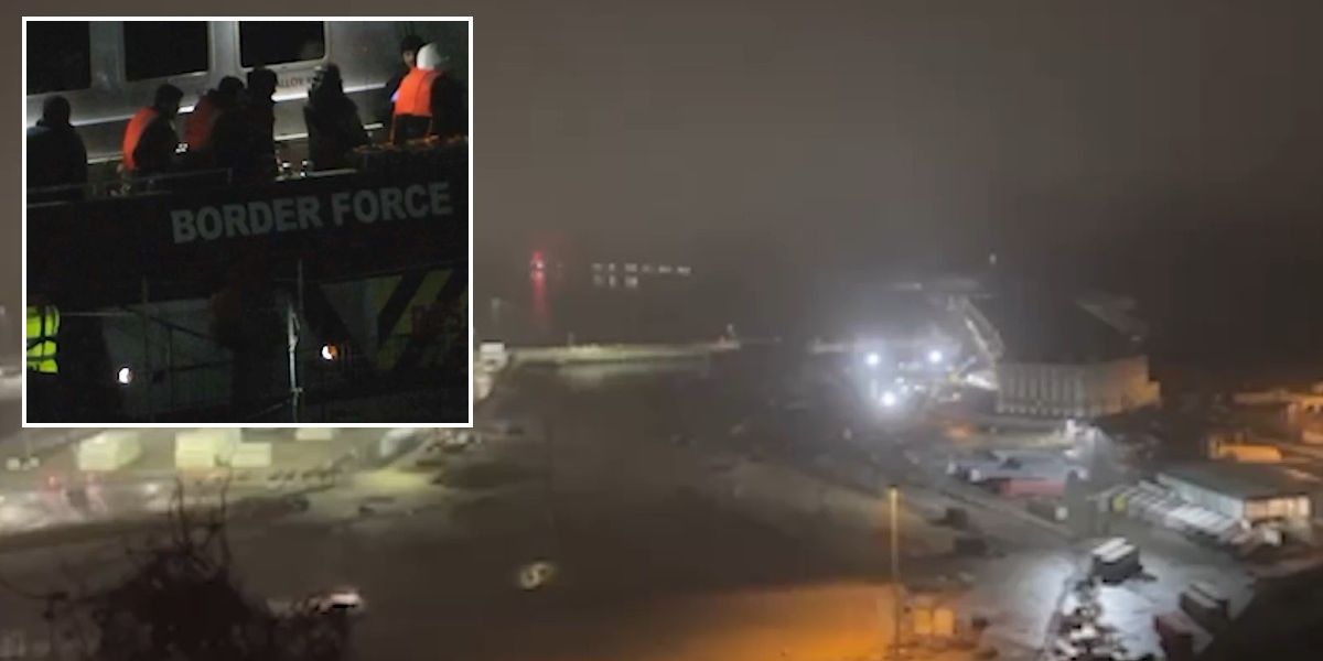 NextImg:Migrant crisis: Hundreds attempting to cross Channel this Christmas morning