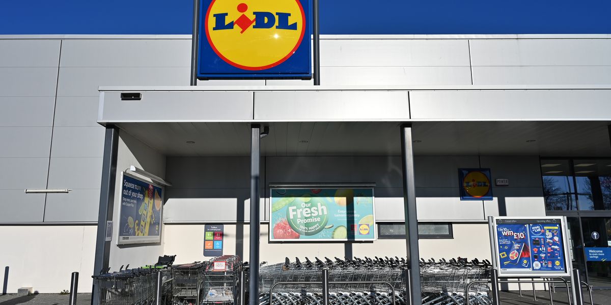 NextImg:Lidl thief stole £480 from woman's purse before leaving it on store shelf