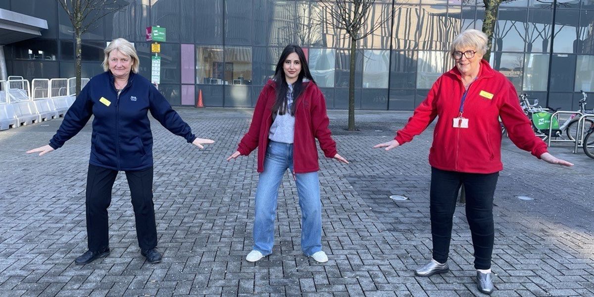 NextImg:Britons told to walk like PENGUINS in bizarre NHS cold weather advice