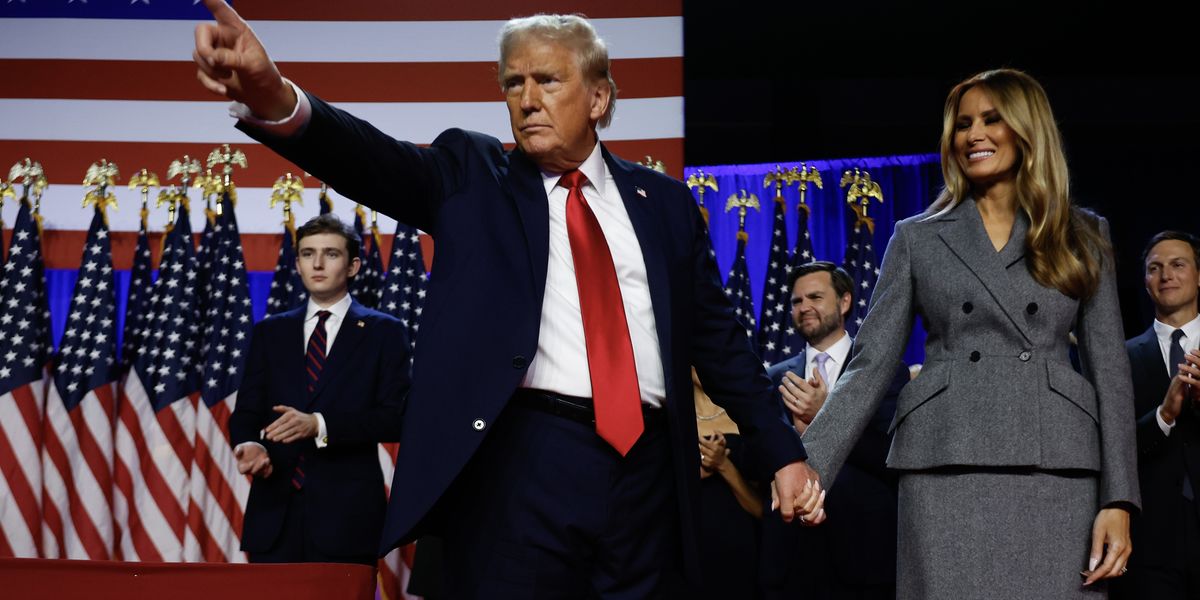 NextImg:Donald Trump picks expected winner from Mike Tyson and Jake Paul boxing fight