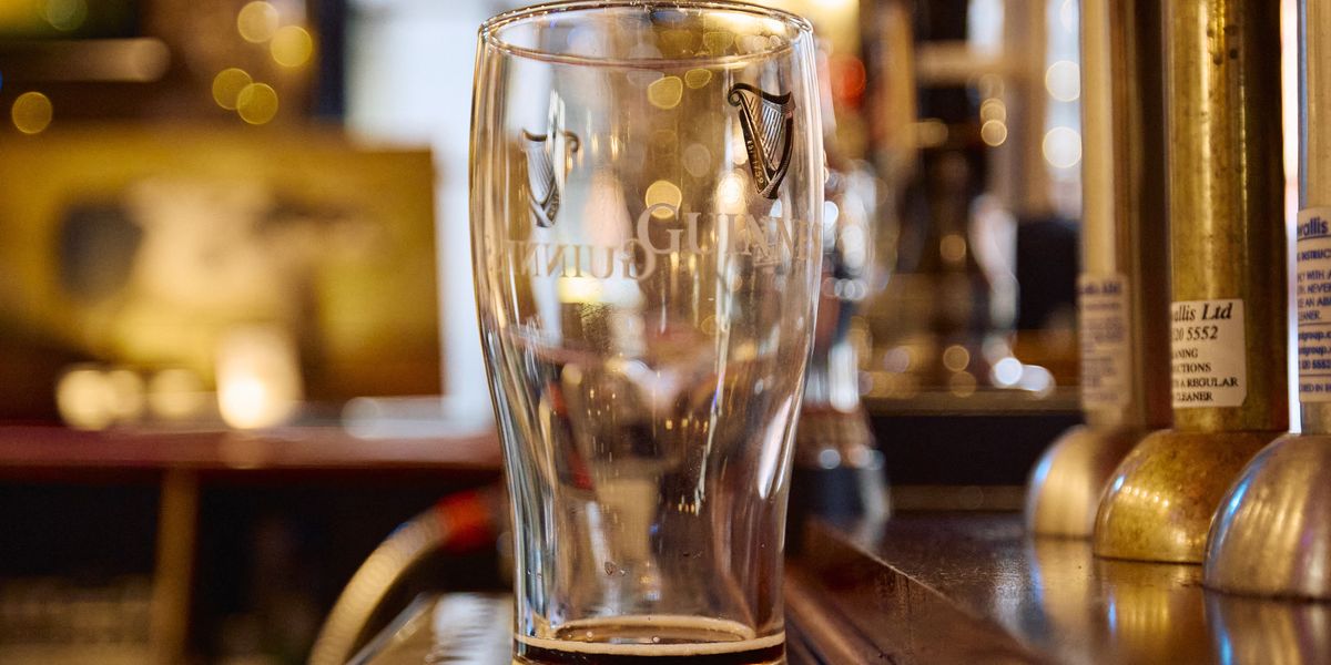 NextImg:Pubs RUN OUT of Guinness just before Christmas as consumption rises by 20% compared to last year