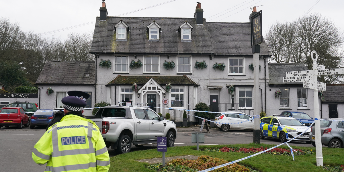 NextImg:Police recover body in manhunt for suspect in Valentine's Day pub shooting
