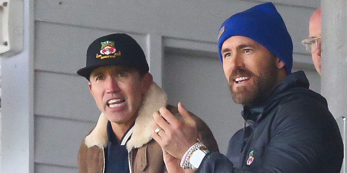 NextImg:EFL told to 'kick Wrexham out' if Ryan Reynolds and Rob McElhenney complete plan
