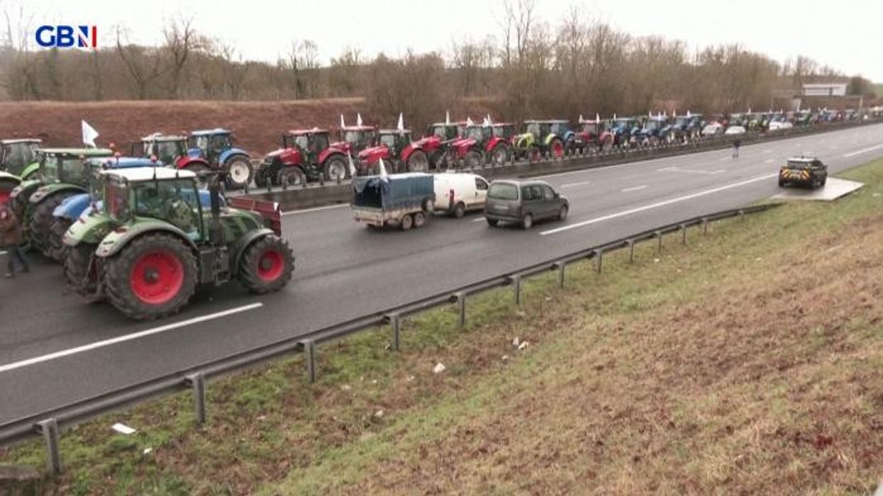Hundreds of furious farmers lay siege to Paris as they fully block French capital from food supplies