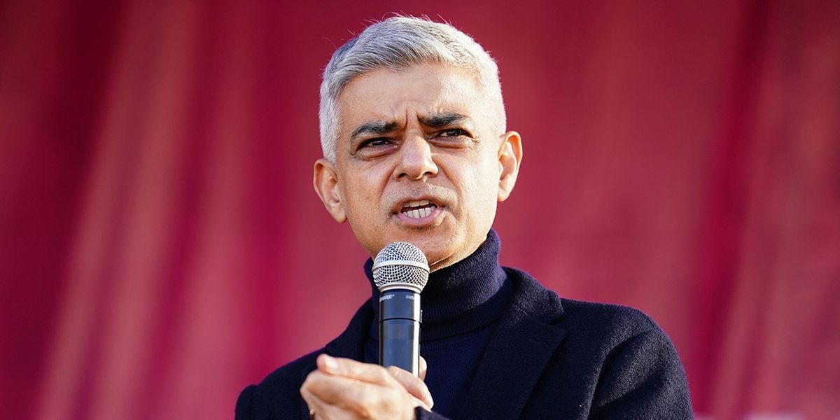 NextImg:Sadiq Khan knighthood sparks outrage as 'terrible' London Mayor leads honours list: 'What has he been knighted for?!'
