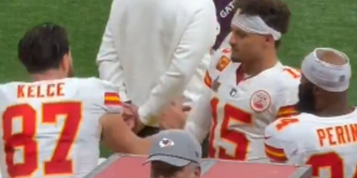 NextImg:Patrick Mahomes sparks controversy by snubbing team-mate after nightmare Super Bowl defeat