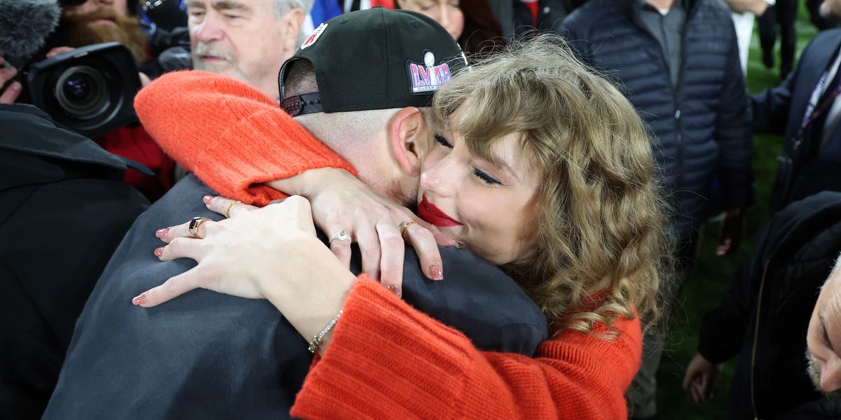 NextImg:Taylor Swift amused by rousing Travis Kelce speech as fans gush over couple after Super Bowl qualification