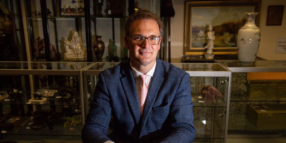 NextImg:Bargain Hunt auctioneer charged with assault after ‘domestic incident’