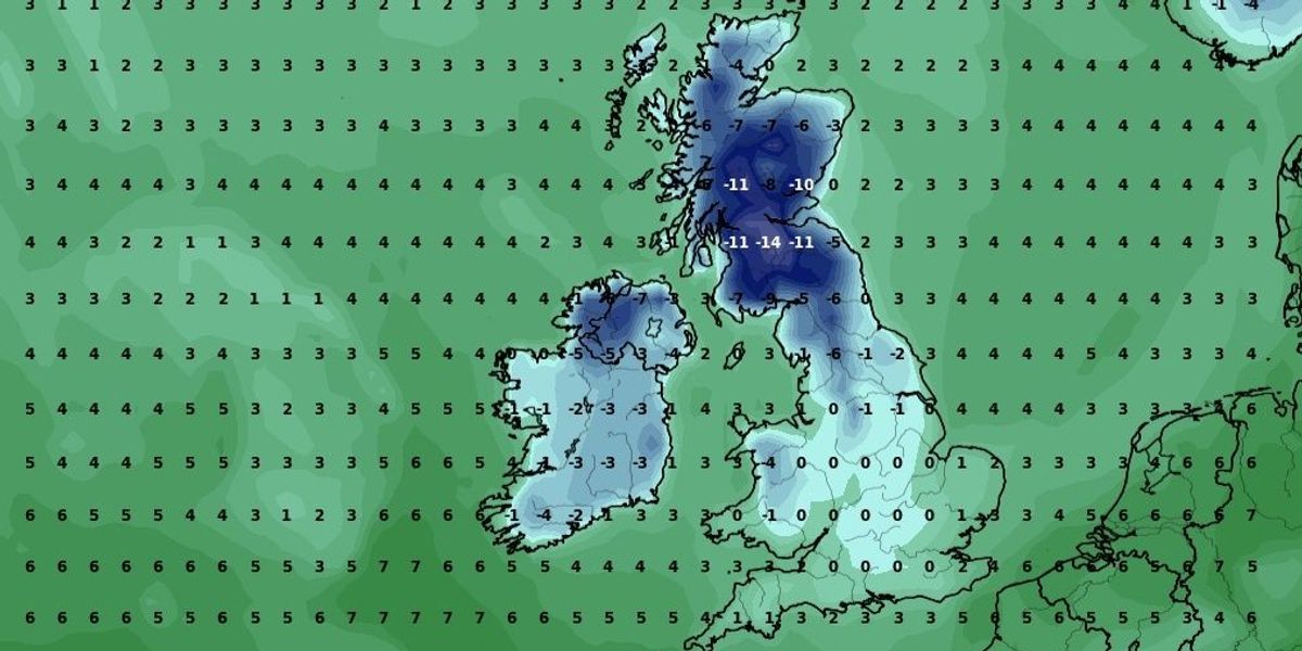 NextImg:UK snow: New maps warn 20cm of snow to lash Britain in -14C Arctic ice bomb